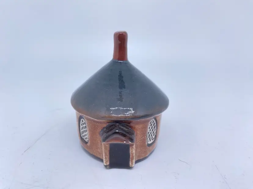 Vintage Suffolk Ceramic Cottage