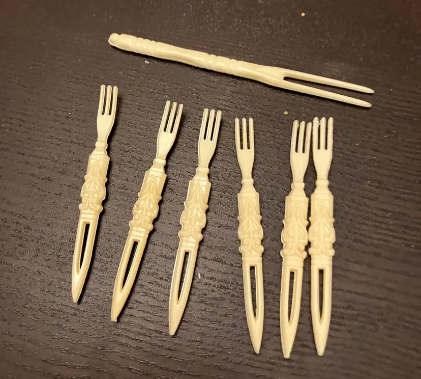 VTG Plastic Cocktail Hors D'oeuvres Forks Picks