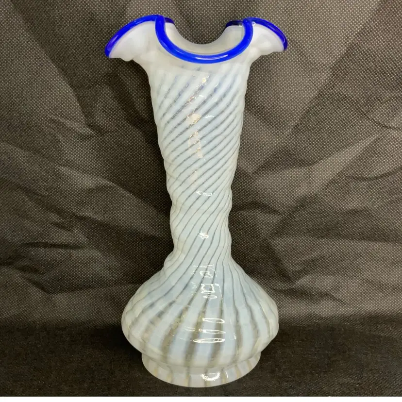 0017 Fenton Blue Ridge French Opalescent Swirl Vase