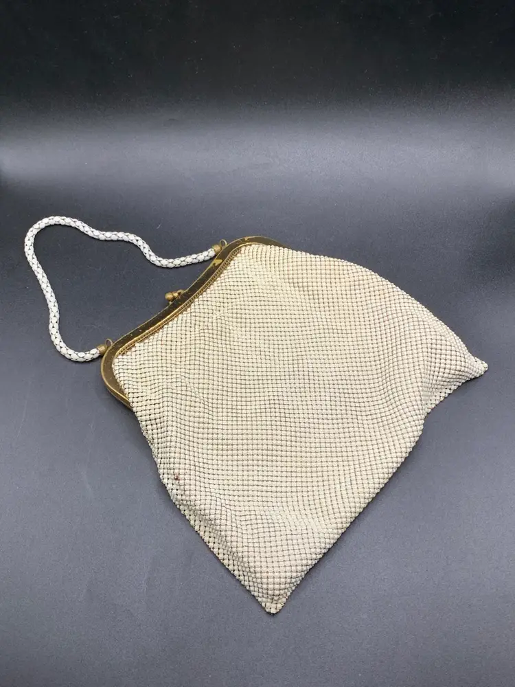 Whiting & Davis Mesh Purse No. 2905, Minaudiere, Vintage 1940s, White Gold Mesh, Gold Tone Metal Frame, Mother of Bride, Bridal, Movie Prop