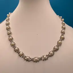 Rhinestone & Pearl Necklace Silver Tone NWT 18” Long