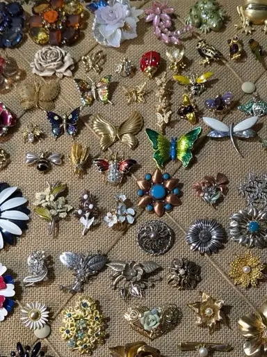 New Brooches!🦉🐝🐌🦋🐯🦄🦒