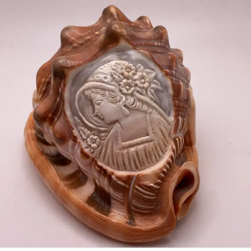 VTG Hand Carved Cameo Conch Shell Woman Mermaid Goddess 5" x 4"