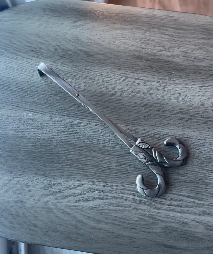 Antique Collectible PEWTER "LEAF DESIGNED" Repousse Scissor Handle Wick Trimmer