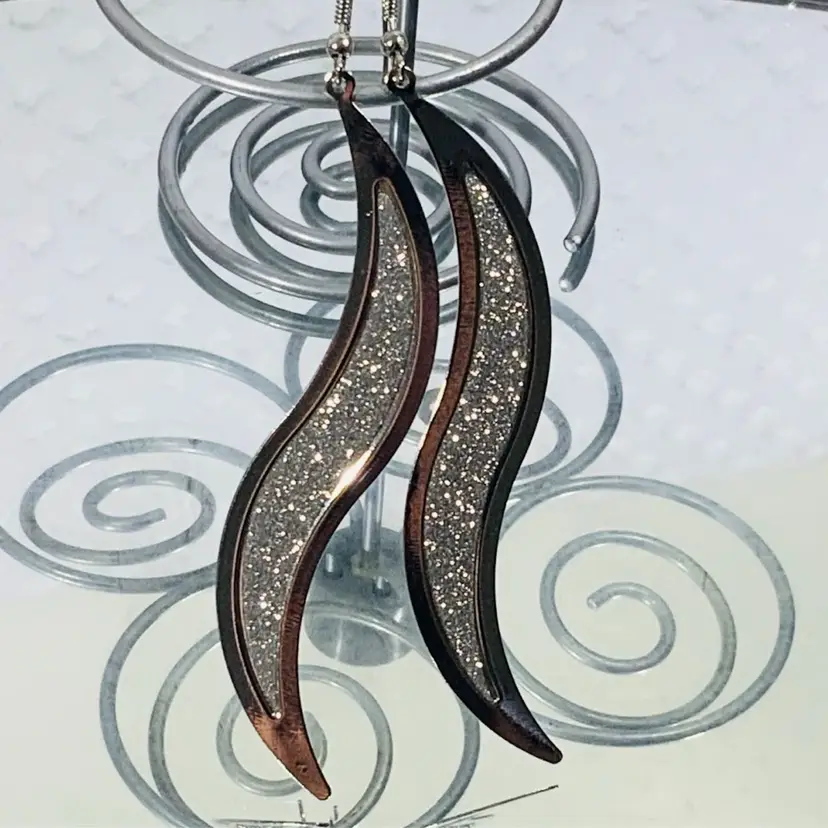 Vintage Costume Jewelry Dangling Glittery Metallic Earrings 