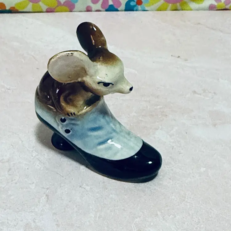 Vintage Japan Porcelain Ceramic Mouse in Boot/Shoe Figurine