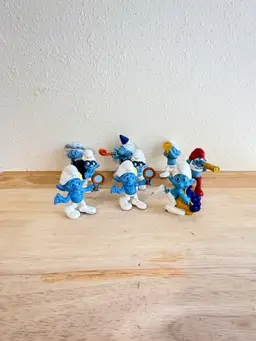 Smurf set of 9 McDonalds toys 2011