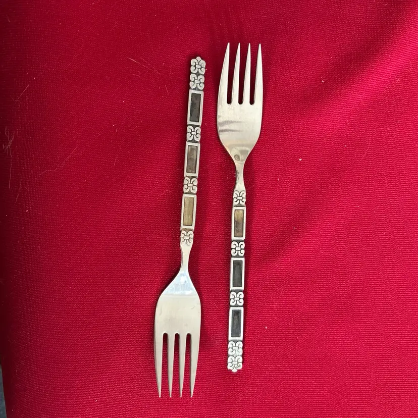 Vtg Madrid Black Accent Salad Forks (2) Oneida Community Stainless