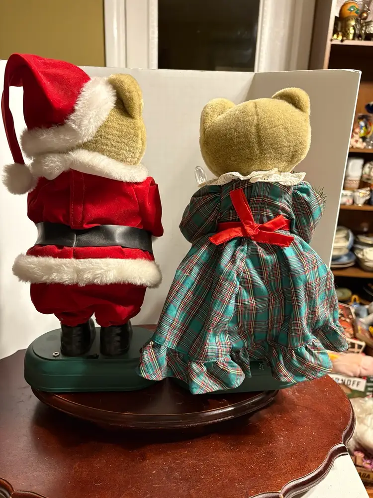 1996 Mr. And Mrs. Clause Animated Teddies