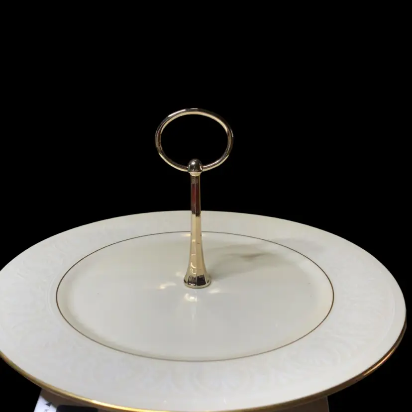 31. Lenox Mansfield Handle Round Tray with Gold Trim
