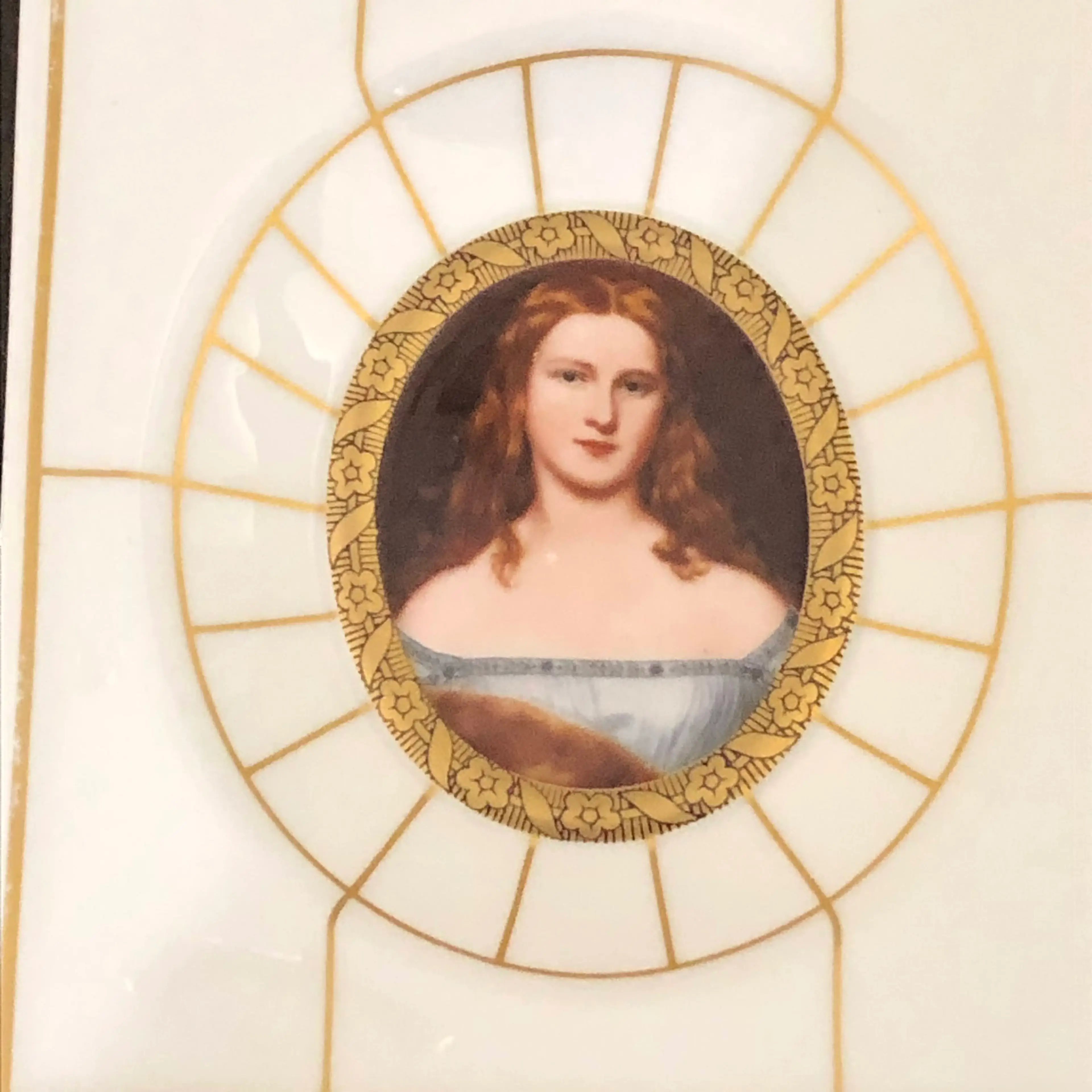 Image 2 of 8