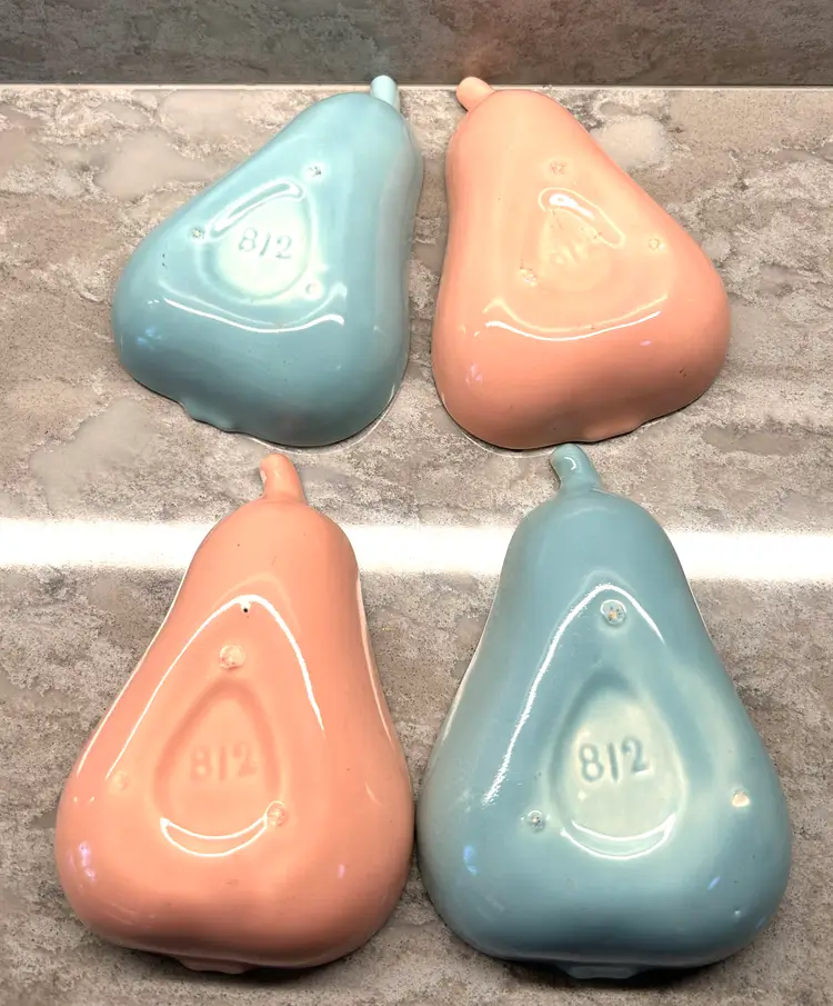 Four Vintage Joaquin California Pear Shaped Pottery Dishes 4.5”x 6.5”x 1.5”