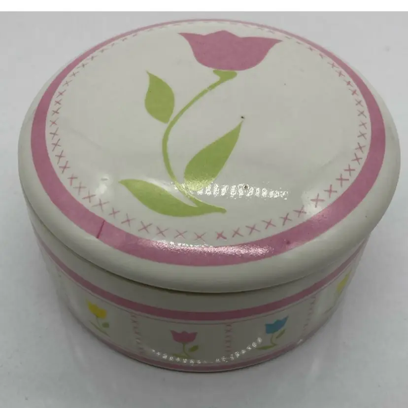 1987 Tulip Trinket Box / Candle Grandma Cottage Core