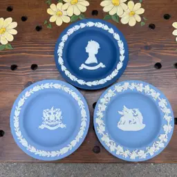 Set Of 3 Edgewood Jasperware Made In England Small Plates Blue