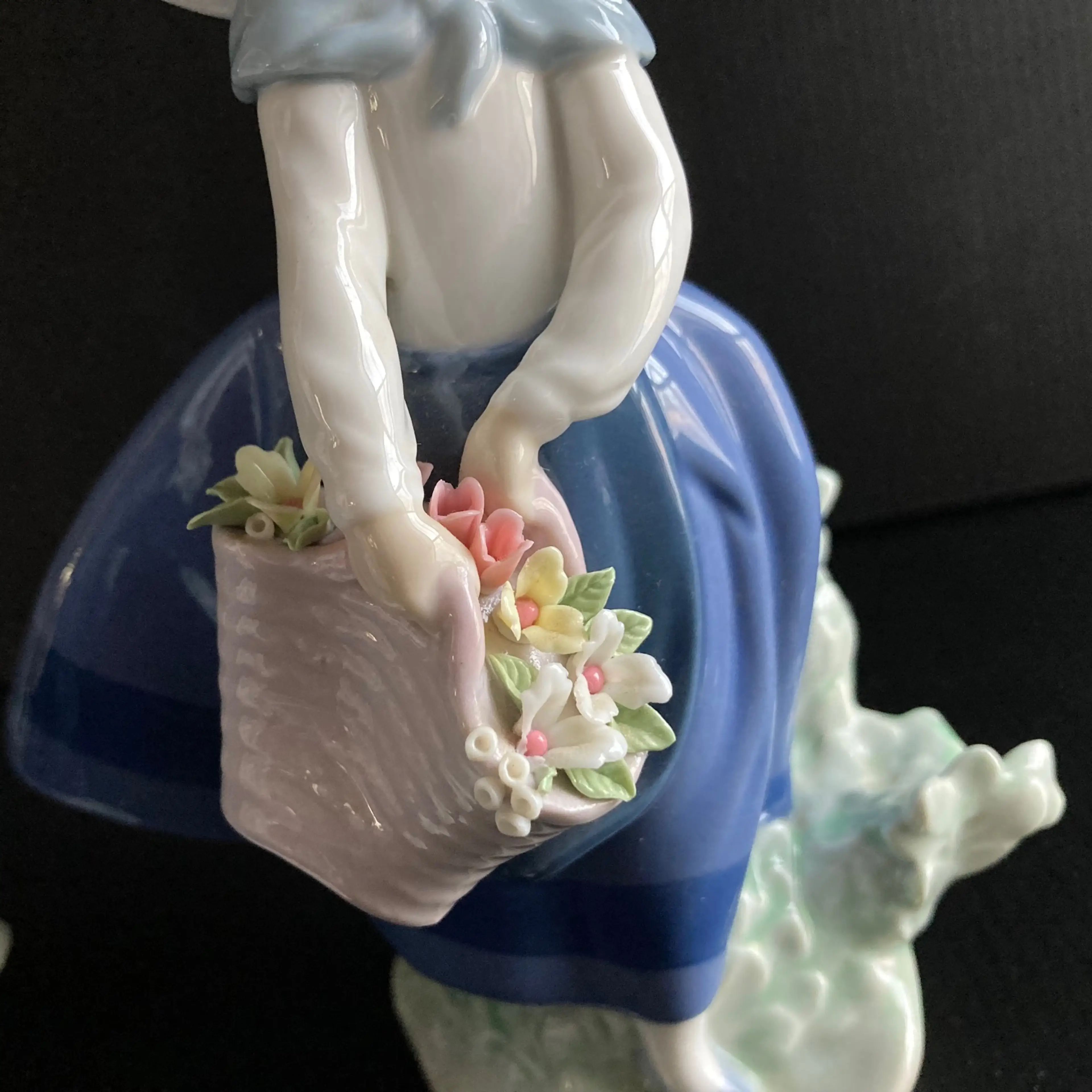 Image 4 of 16