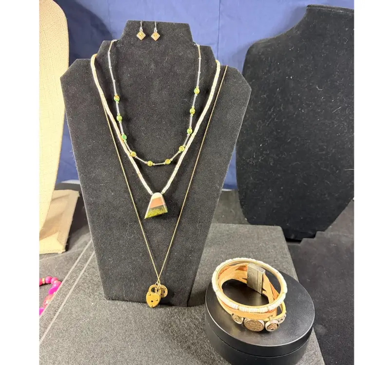 #13 - Beach Themed Jewelry 6pc Lot