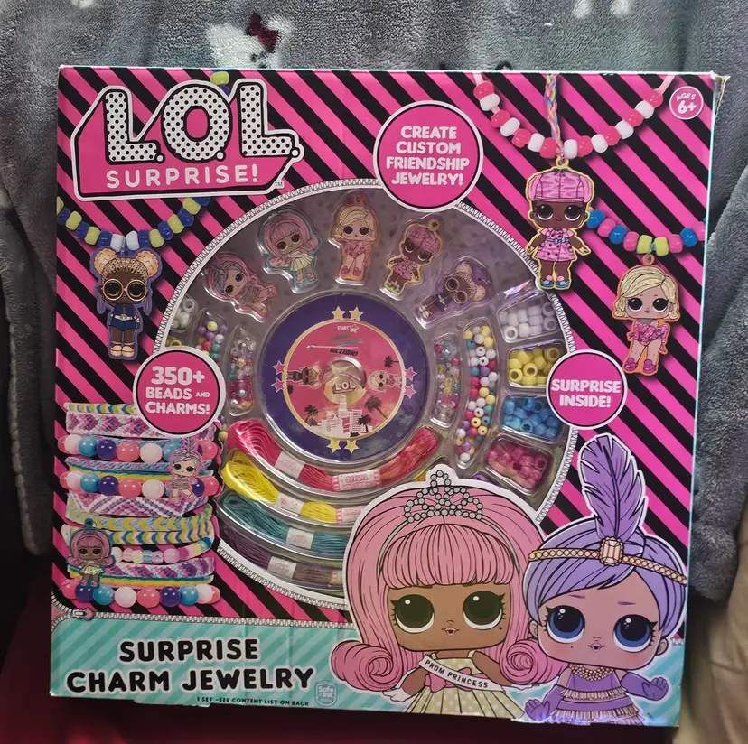 Lol Surprise! Charm Jewelry Set. 350+ Beads, Charms Create Friendship Bracelet