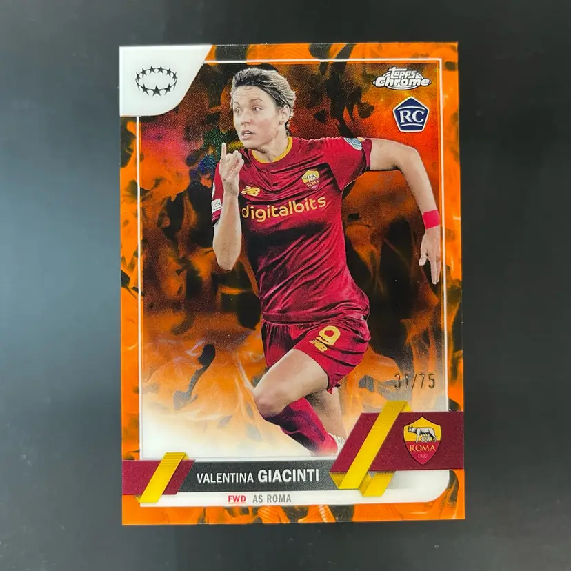 Valentina Giacinti 2022/23 Topps Chrome UWCL Inferno /75 Soccer Card