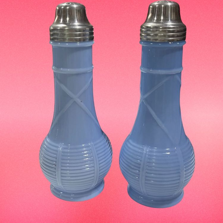 34. Vintage Delphite Blue Jeannette Glass Basketweave Salt And Pepper Shakers 6”