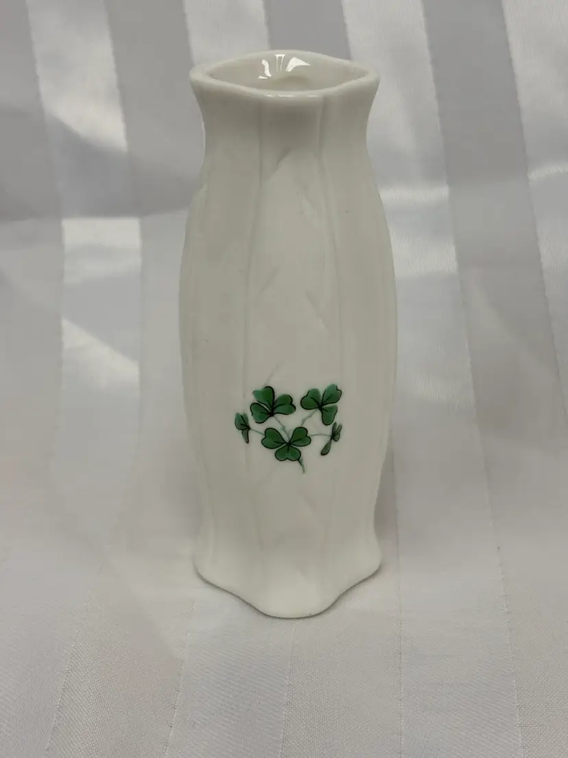 Liffey Artefact Kildare Porcelain Mini Bud Vase Shamrock IRELAND