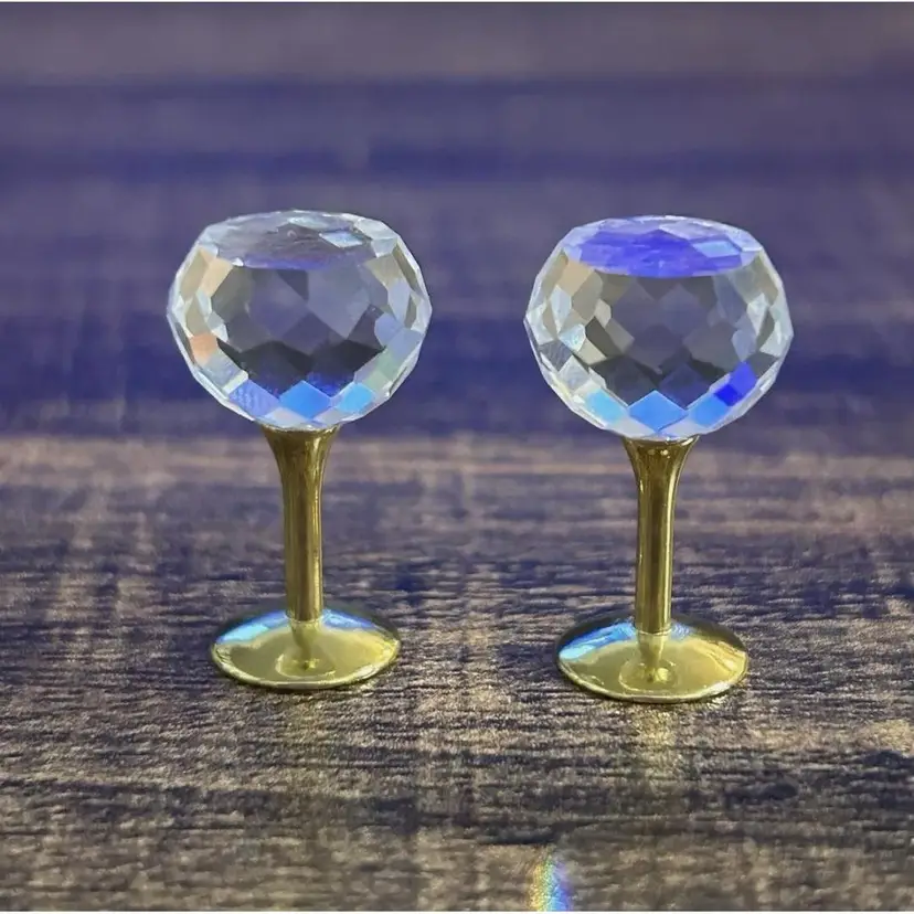 Swarovski Crystal Figurine Memories Wine Glass 173924