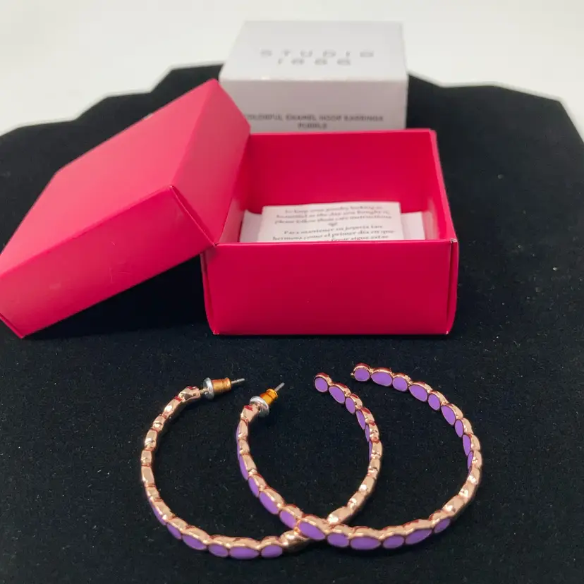 Avon Colorful Enamel Hoop Earrings! Purple!