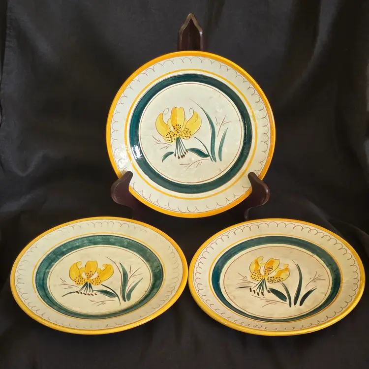Stangl Pottery Terra Rose Garden Flower Yellow Iris Dinner Plates 9¼"Diameter set of 3 Vintage