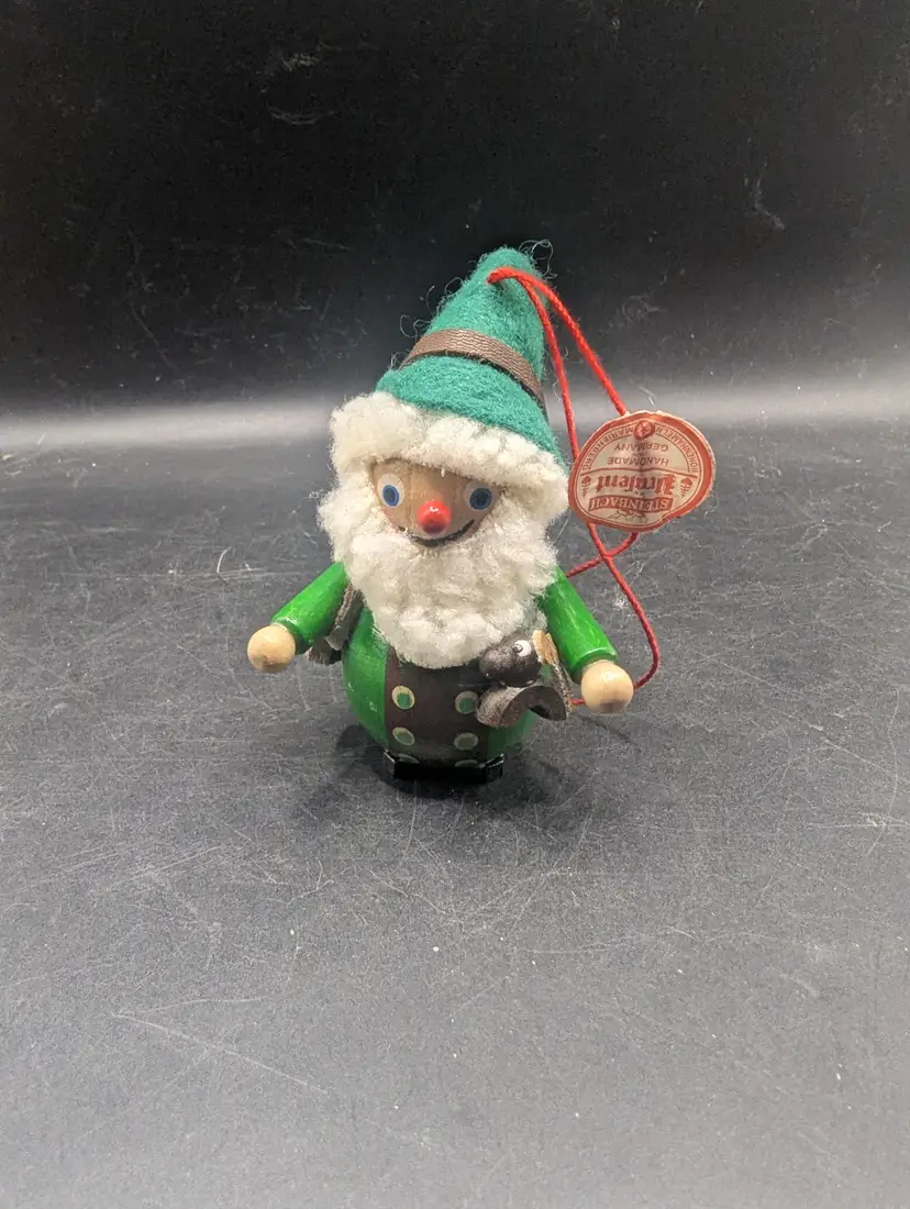 VINTAGE STEINBACH WOOD CHRISTMAS ORNAMENT  "HUNTER & DOG"  (MADE IN GERMANY)