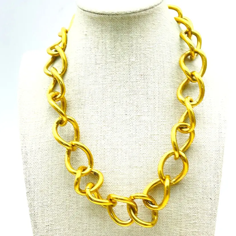 MONET Choker Necklace Gold Tone Chunky Heavy Chain 17497