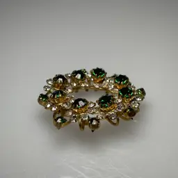 Vintage Austrian Green Rhinestone Gold Tone Wreath Prong Set Brooch Pin 2"