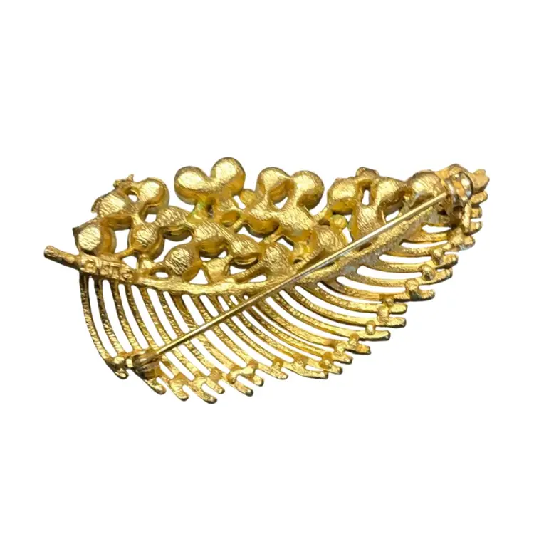 Signed Lisner Vintage 1960s Pearl Cluster Gold Tone Leaf Brooch.