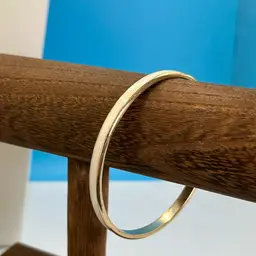 Beautiful Ivory Enameled Gold Bangle Bracelet 8 1/4” Long