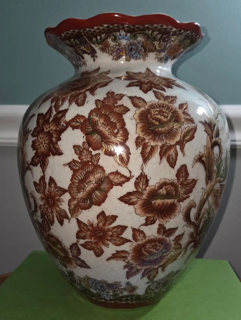 Vintage gorgeous heavy Chinese porcelain vase