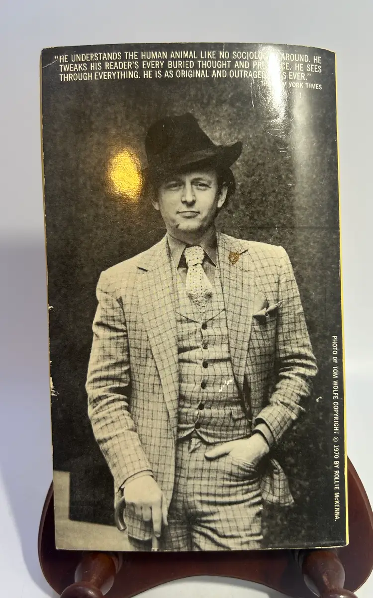 Vintage 'Radical Chic &Mau-Mauing The Flak Catchers' Tom Wolfe Paperback Book 1971 Bantam Books