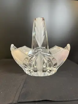 Made in Poland-Crystal Clear Basket-24% Lead Crystal Frosted Leaf & Diamond Pattern