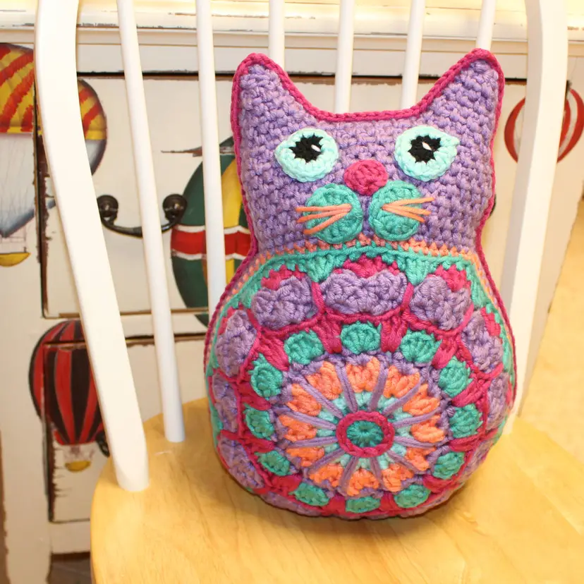 Island vibes Mandala Cat Pillow