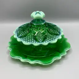 Vintage Westmoreland Glass High Hob 550 Emerald Green Opalescent Butter Cheese Dish