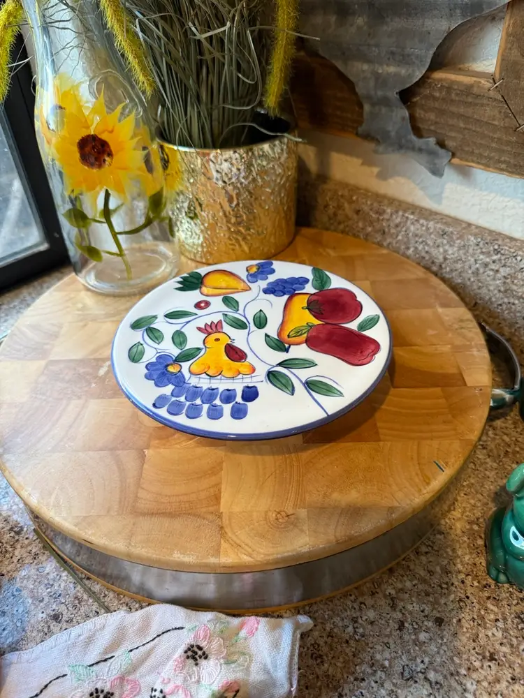 Style Eyes Hand Painted Rooster Pedestal 7”