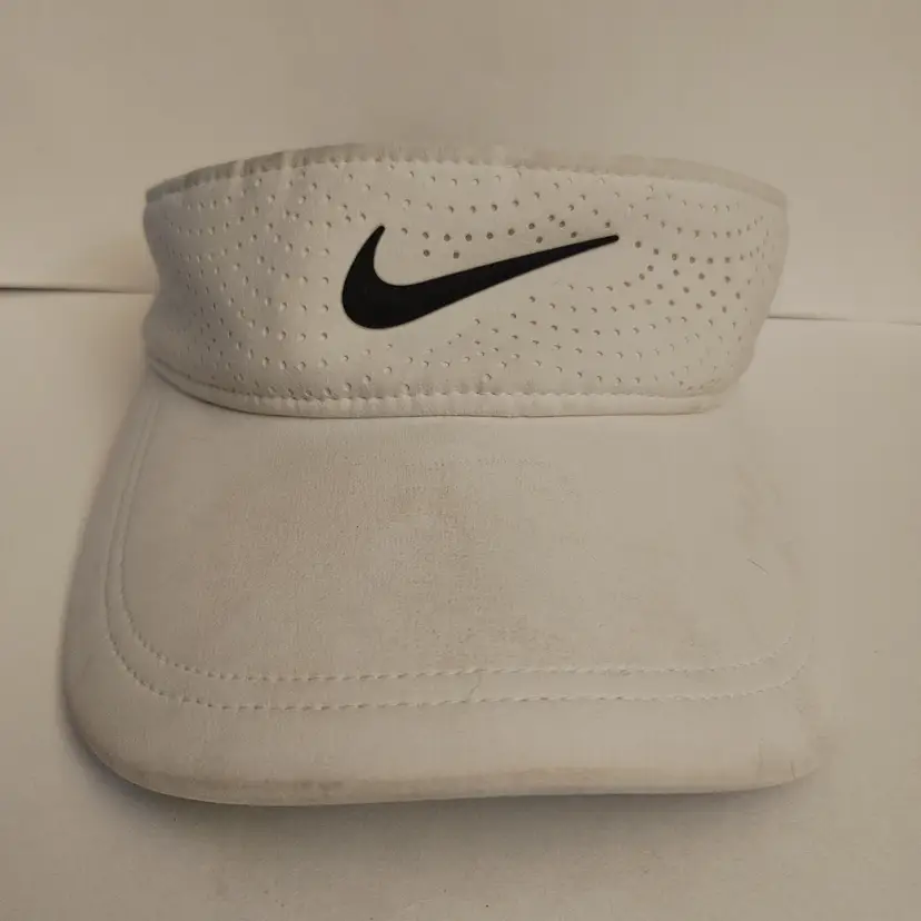 Nike Visor. Dri-fit.