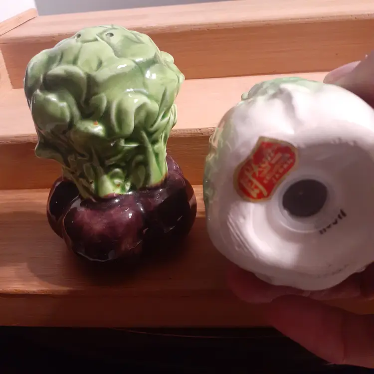 Lefton Vegetable Shakers