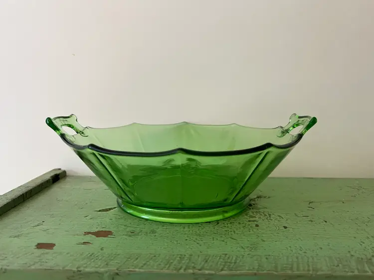 Imperial Molly Glass 10-sided Green Centerpiece Serving Bowl with Handles. #725