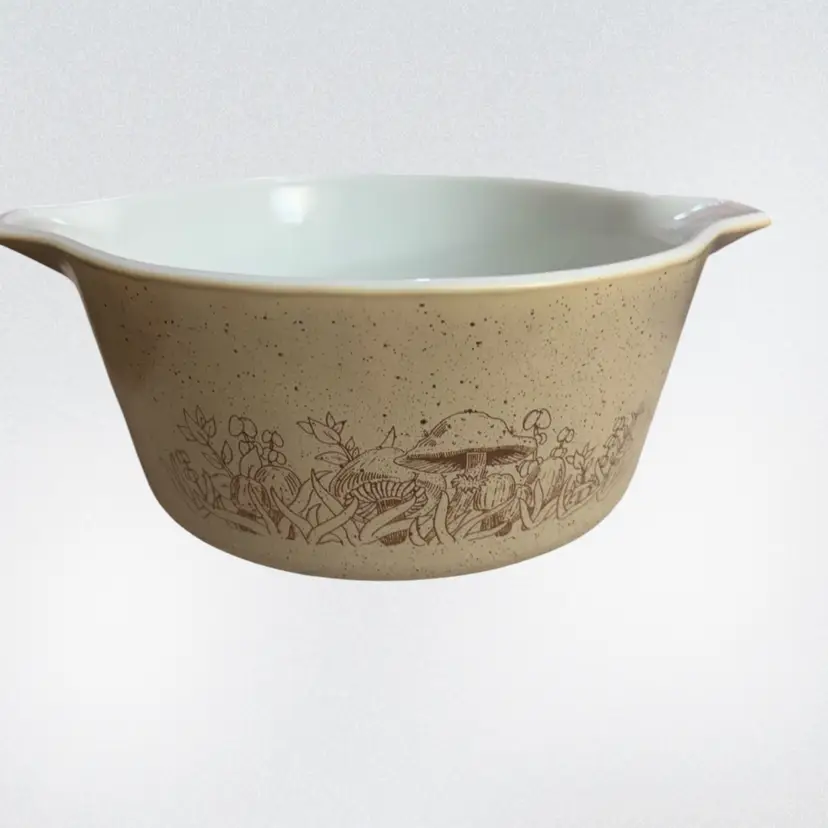 VTG. Pyrex Forest Fancies Mushroom Beige Casserole Bowl with Lid