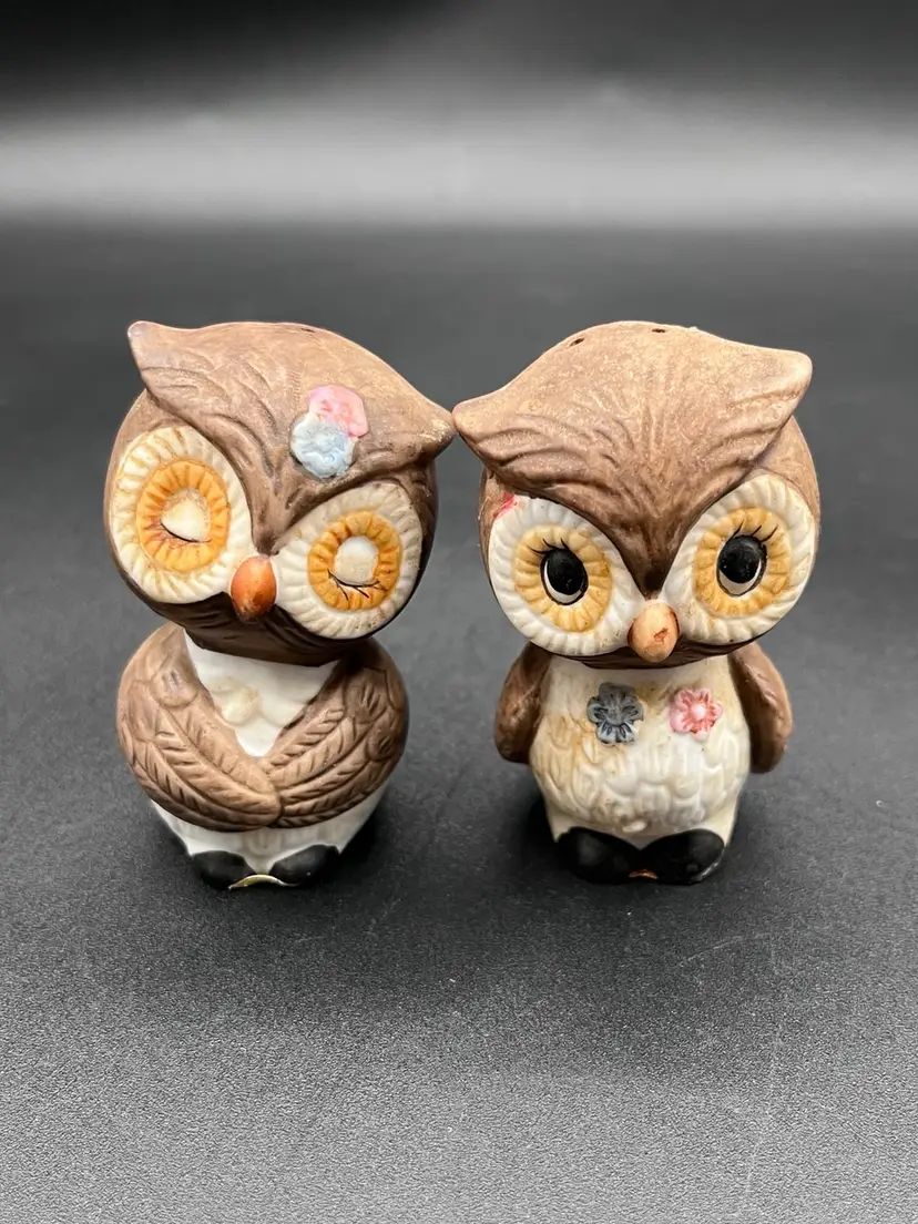 #37 Pair Of Ceramic Kitschy Owl S&P Shakers Korea 2.75” 🦉