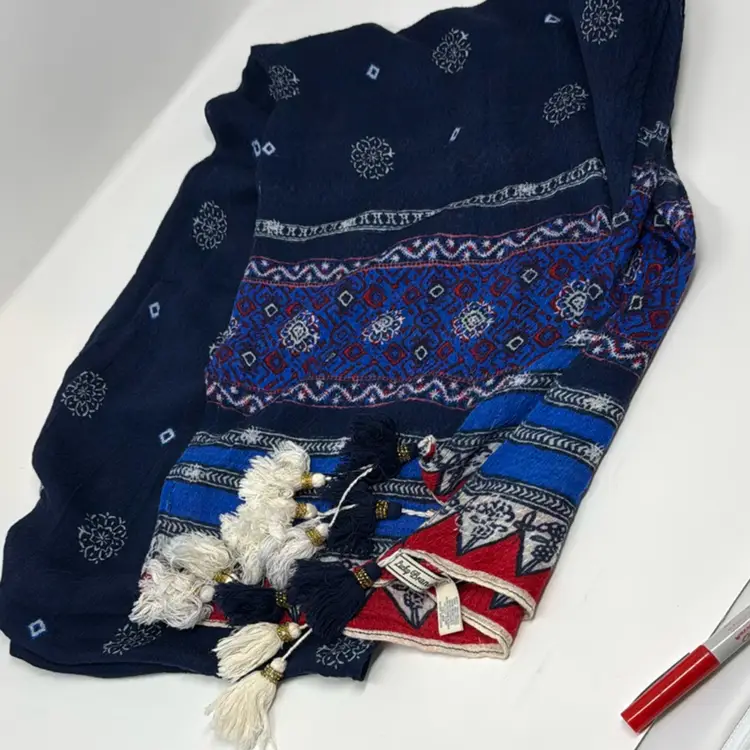 Lucky Brand Lightweight Woven Scarf Or Wrap