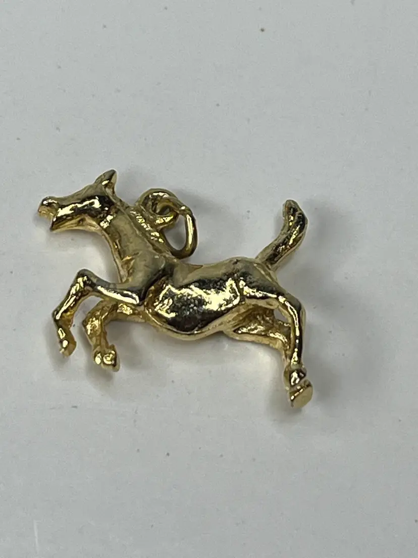 Horse Charm Very Small No Markings That I Can Find