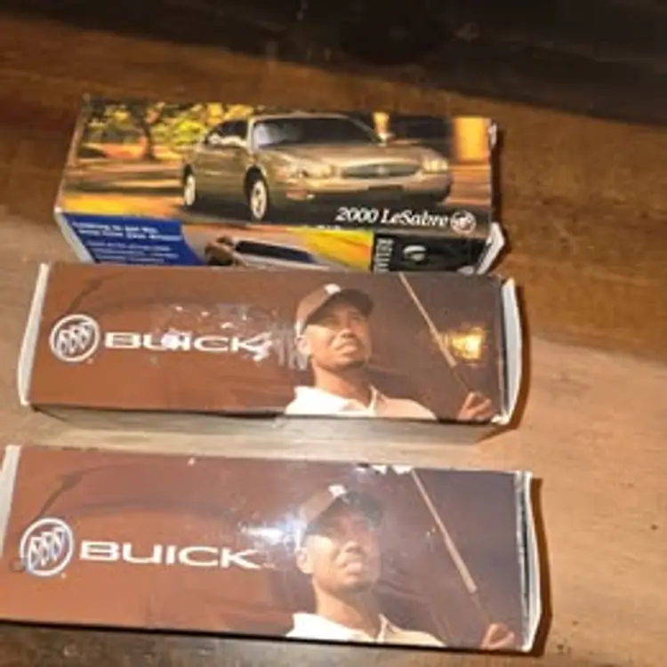 Vintage (9) TIGER WOODS 2000 BUICK NIKE Collectible Golf Balls in 3 packs--$40