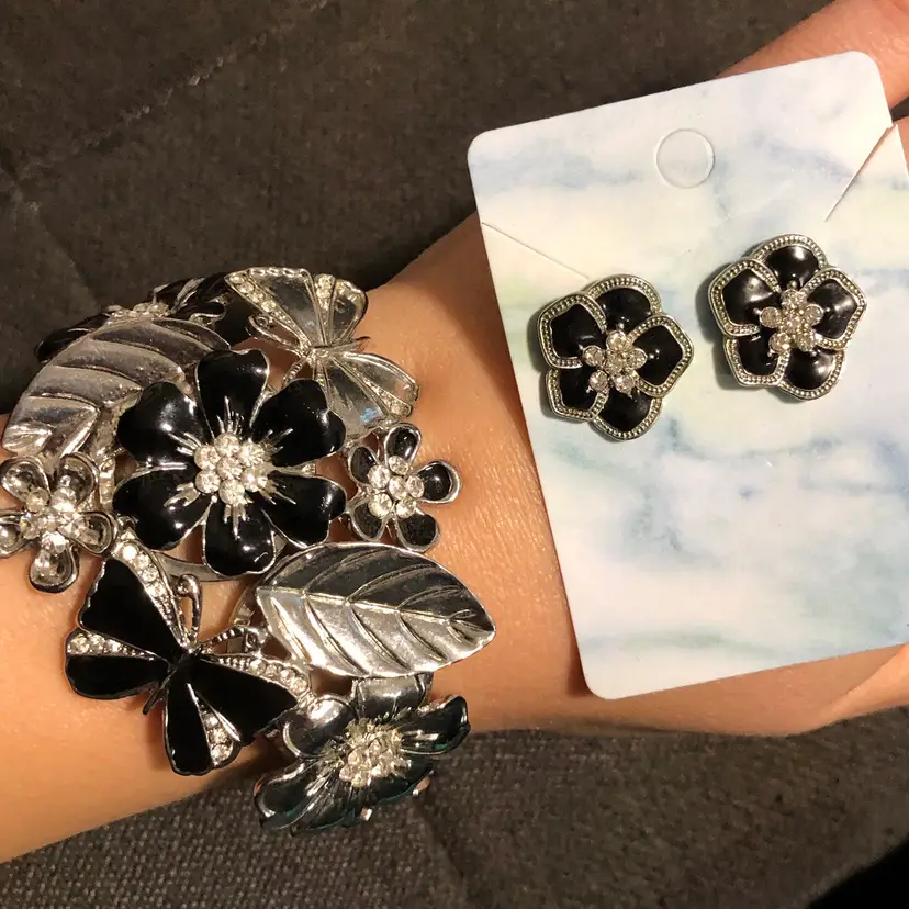 Black Jeweled Butterfly & Flowers Bracelet & Earrings Set