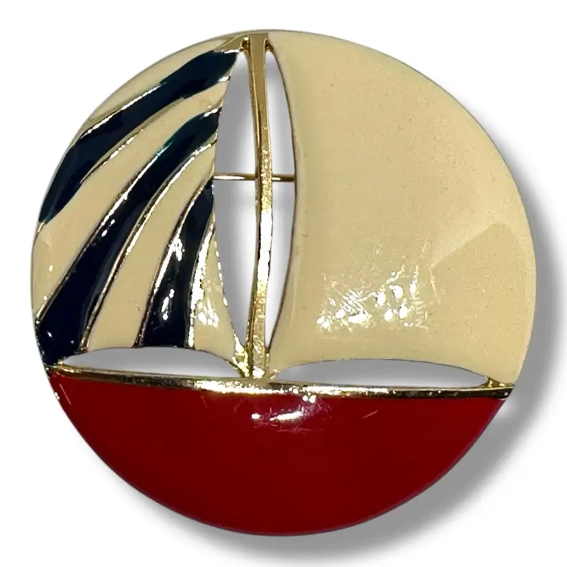 Vintage 80s/90s sailboat brooch. 2 inches.