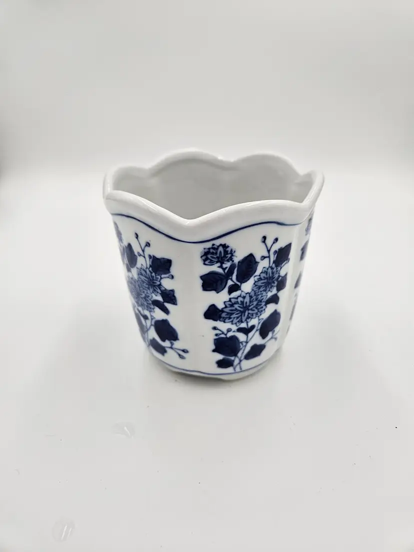 #C112 Ceramic Blue and White Floral Planter