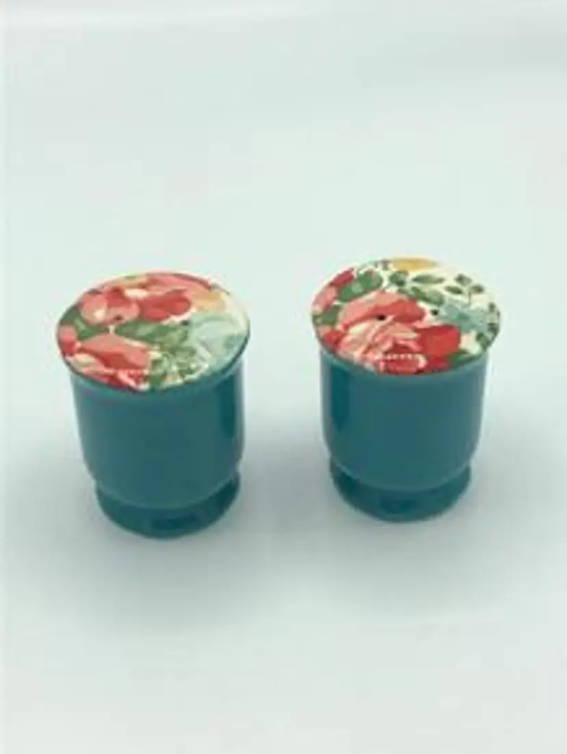 Floral salt & pepper shakers